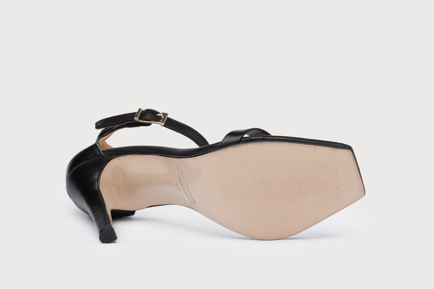 SANDALIAS NEGRO PULSERA CERRADA EVA MAÑAS TACÓN 9.5 CM