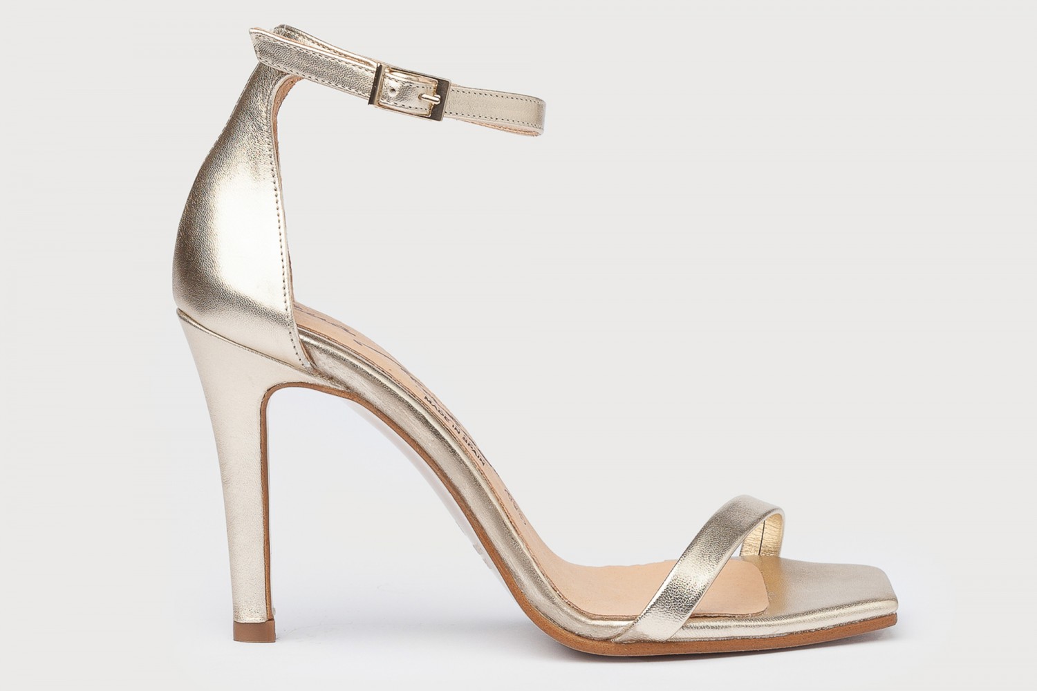 SANDALIAS PLATINO PULSERA CERRADA EVA MAÑAS TACÓN 9.5 CM