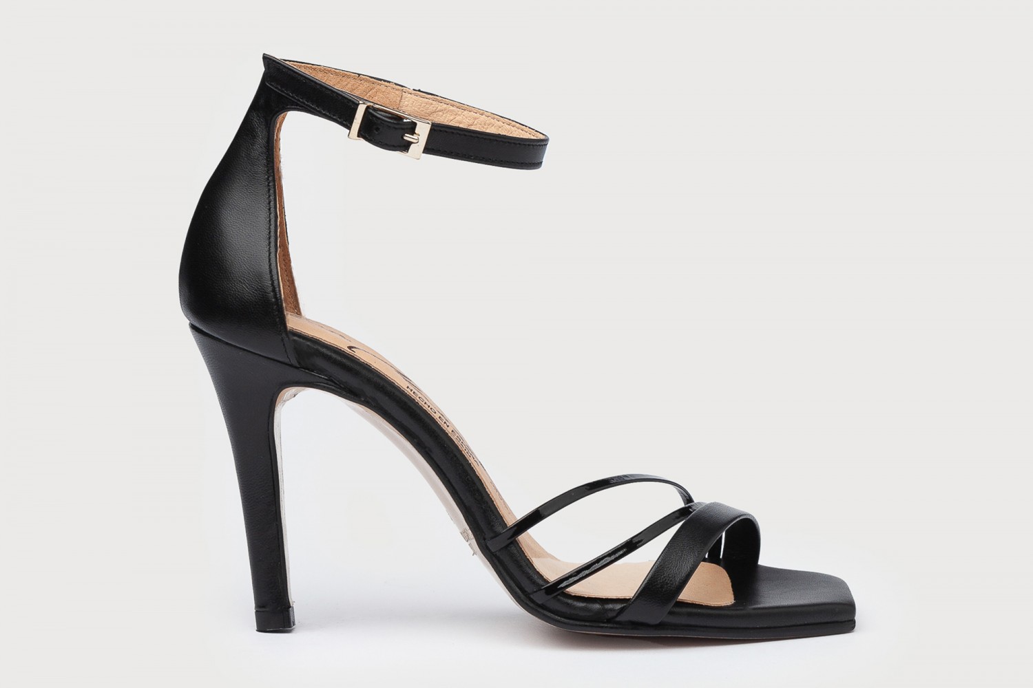 SANDALIAS NEGRO PULSERA CERRADA CHIC EVA MAÑAS TACÓN 9.5 CM