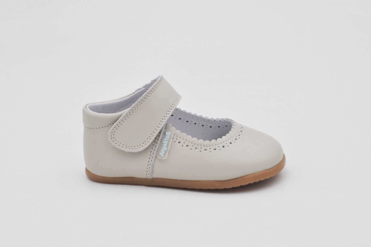 MERCEDITA BEIGE NAPA CALZADO RESPETUOSO VELCRO ANGELITOS SUELA DROP 0