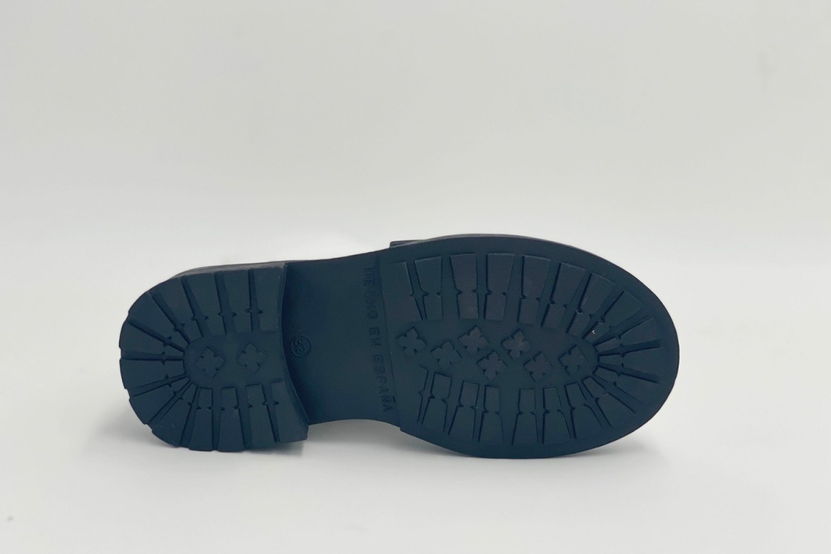 BOTA MILITAR CHAROL CORDONES ANGELITOS