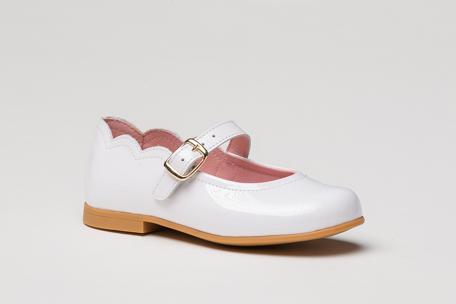 ANGELITOS MERCEDITA DE NIÑA EN CHAROL BLANCA