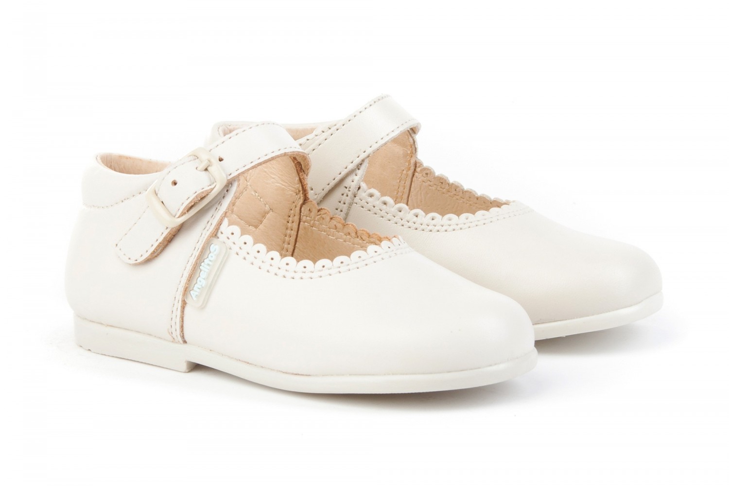 MERCEDITAS BEIGE CON HEBILLA ANGELITOS