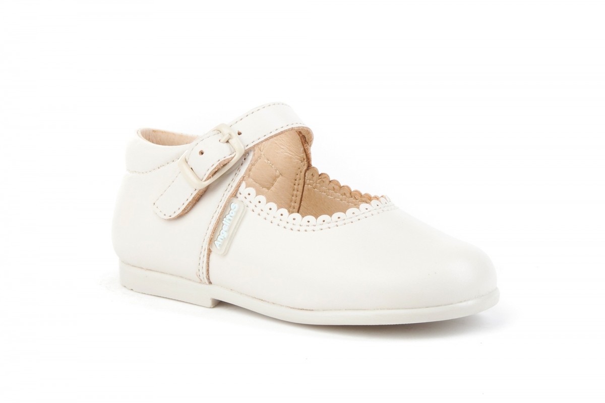 MERCEDITAS BEIGE CON HEBILLA ANGELITOS